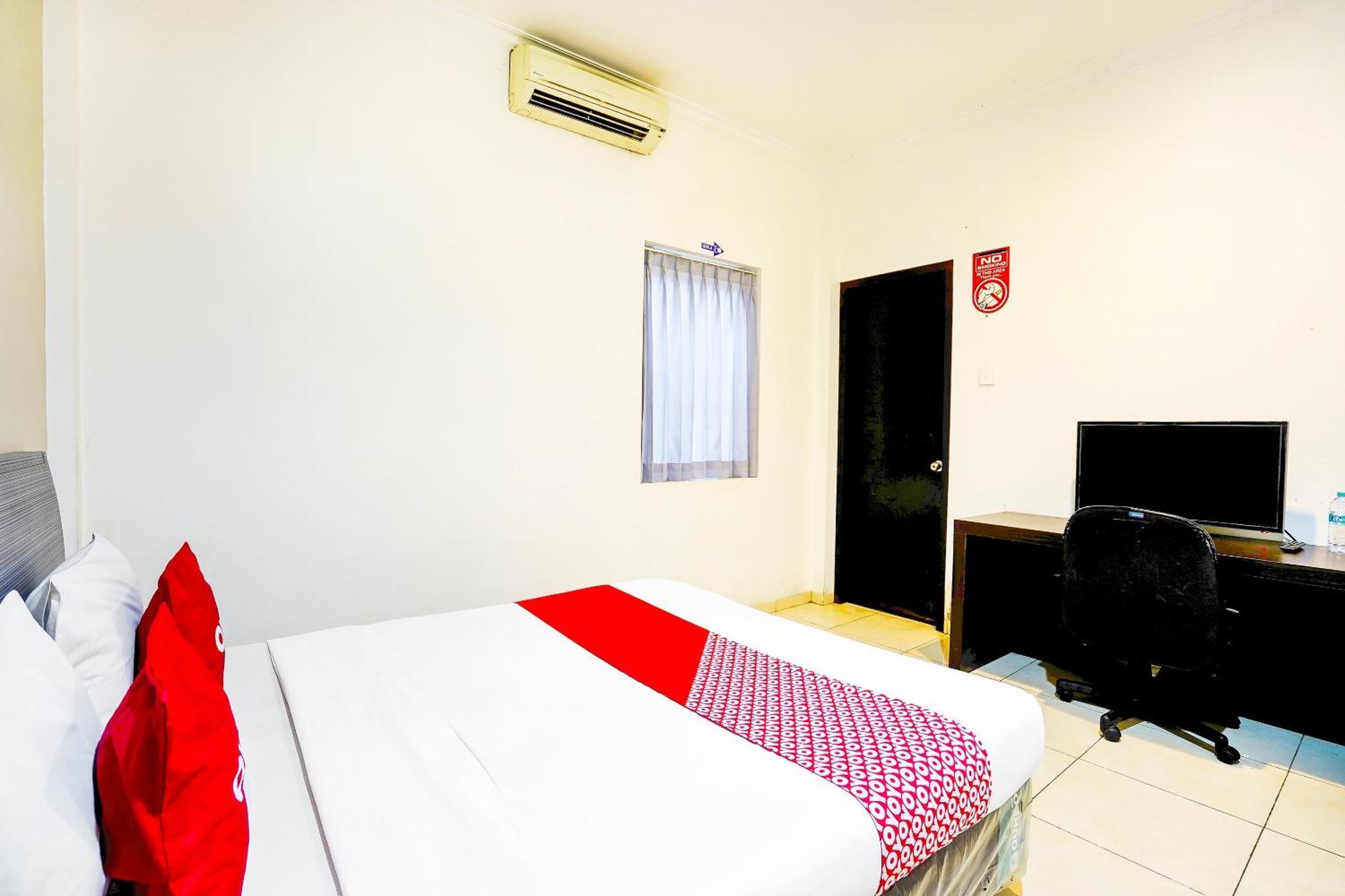 Oyo Flagship 91290 Pondok Inap Shofwa 2 Brebek Bagian luar foto