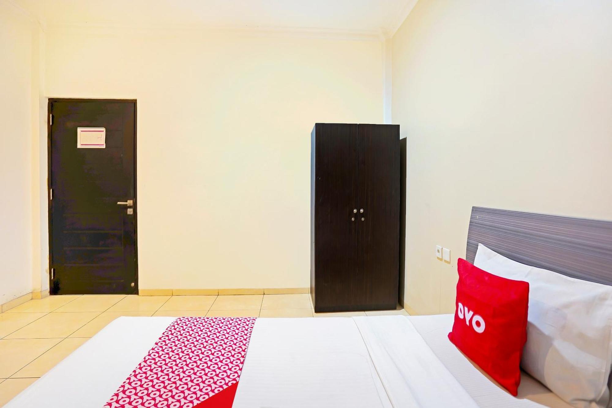 Oyo Flagship 91290 Pondok Inap Shofwa 2 Brebek Bagian luar foto